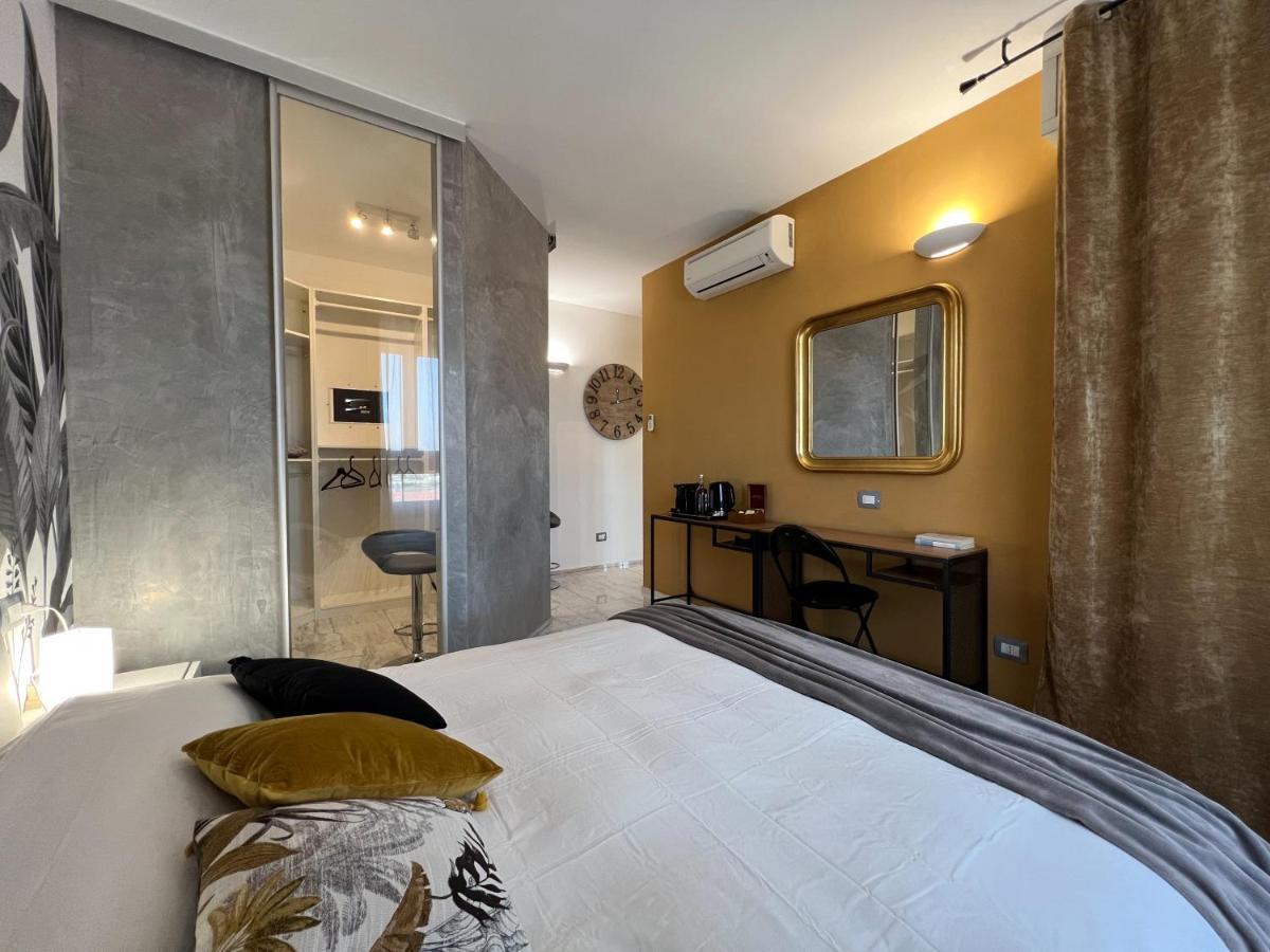 Holy-Day Rooms Milano Екстериор снимка