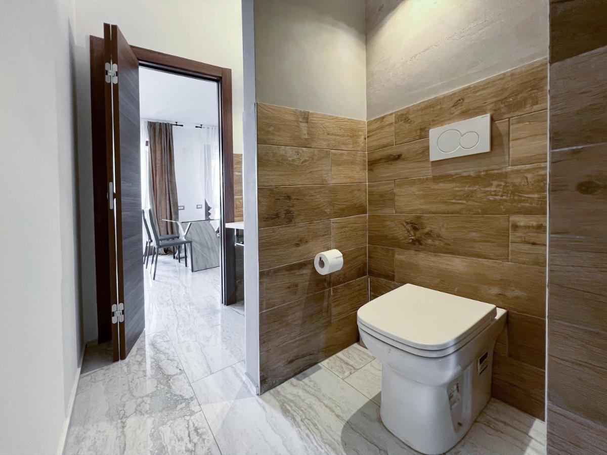 Holy-Day Rooms Milano Екстериор снимка