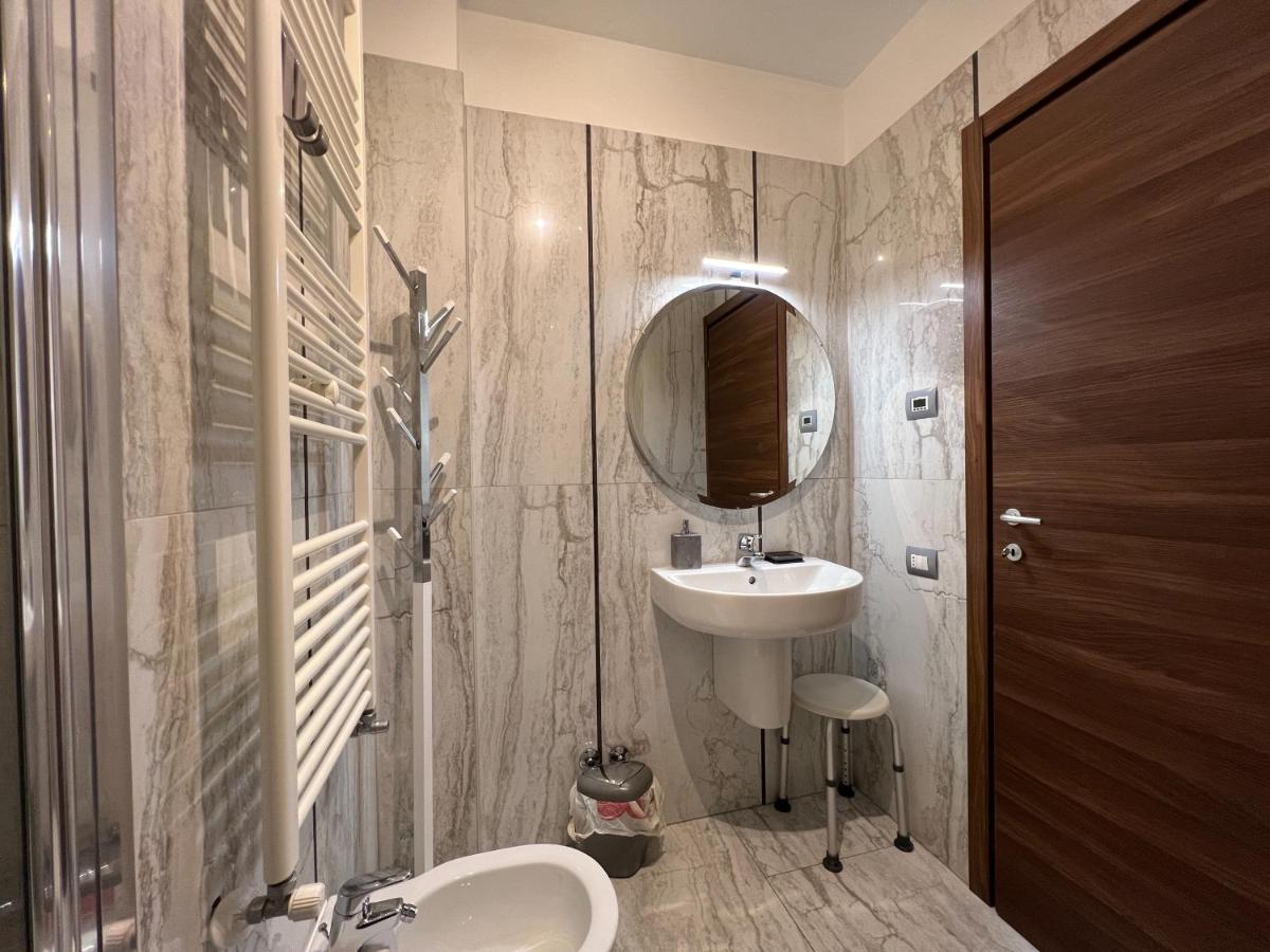 Holy-Day Rooms Milano Екстериор снимка