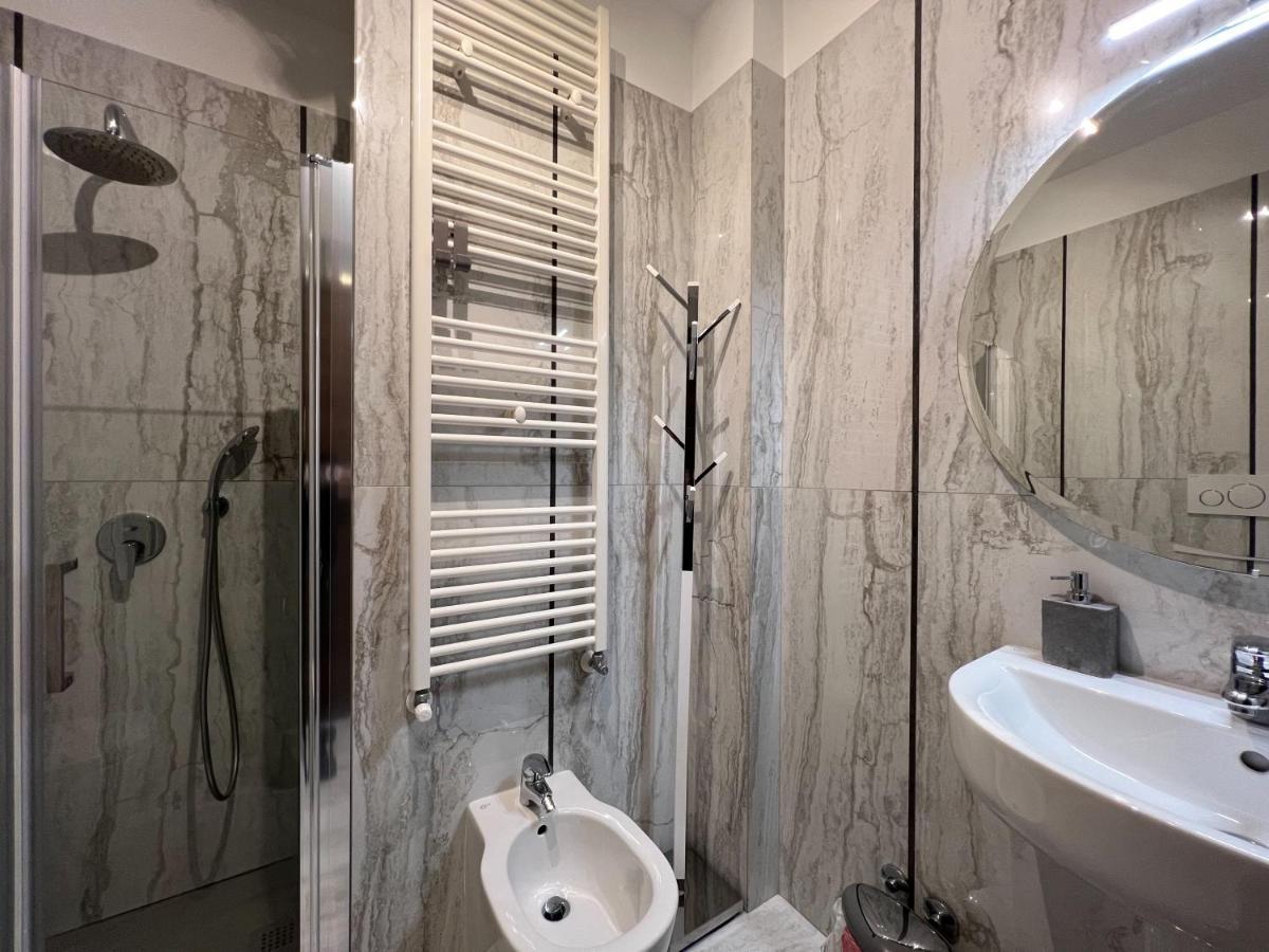 Holy-Day Rooms Milano Екстериор снимка
